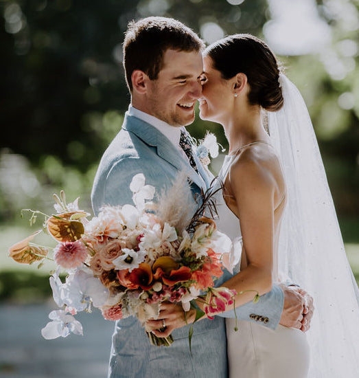 beautiful wedding bouquet and wedding flowers by Mudgee monkey florist and stylist. The vinegrove mudgee