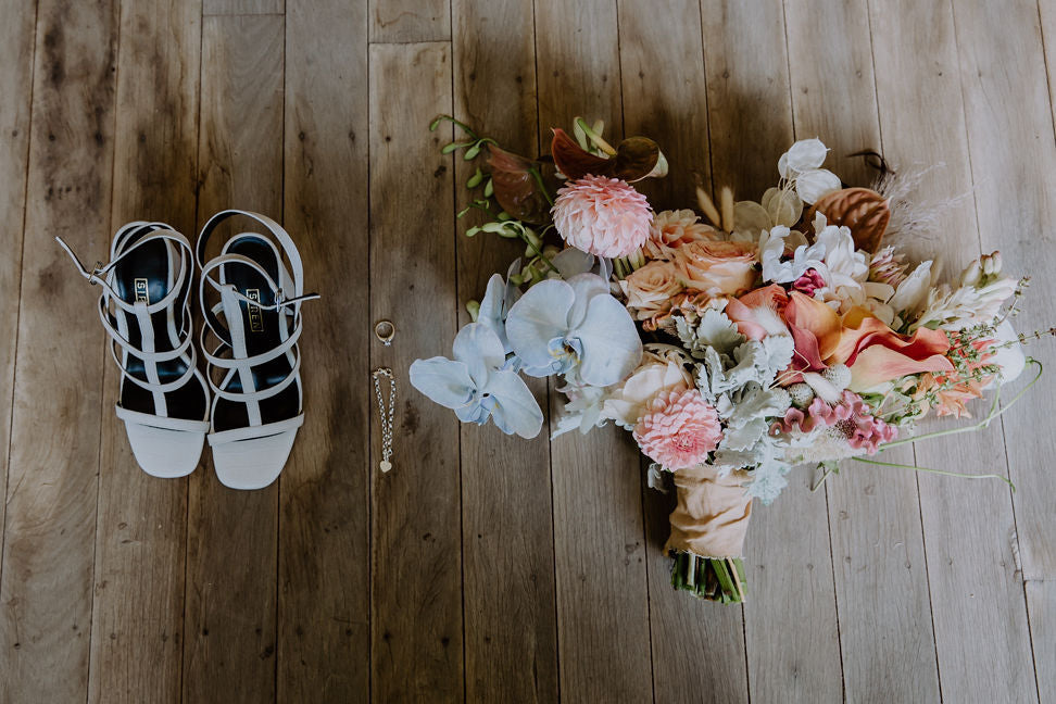 brides bouquet and shoes. for mudgee wedding at the vine grove mudgge wedding venue with flowers and styling by mudgee monkey florist local