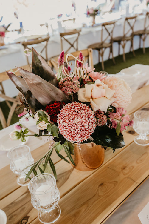 rose gold and peach table centrepiece mudgee monkey wedding florist for a mudgee destination wedding
