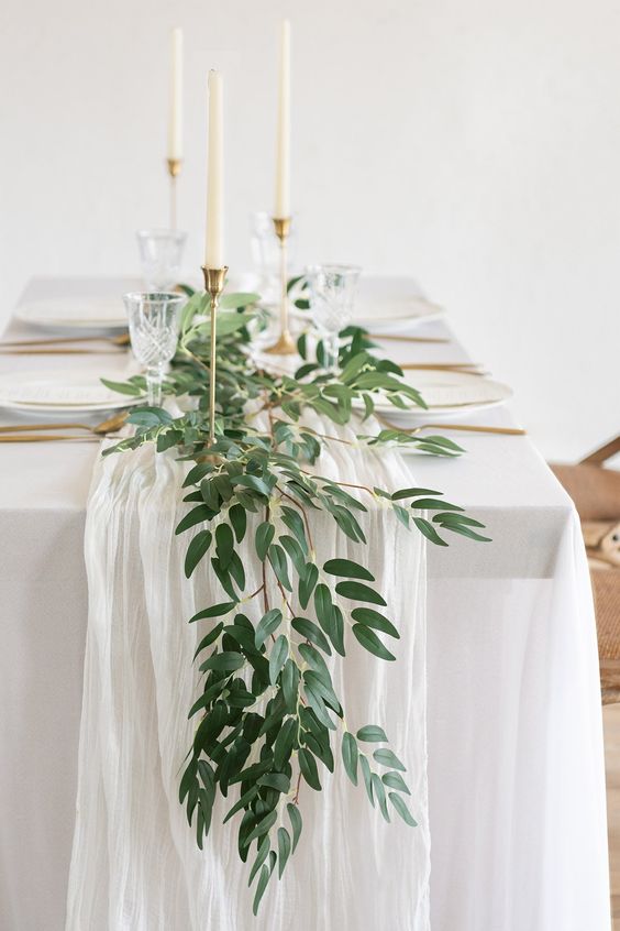 simple garland mudgee wedding florist