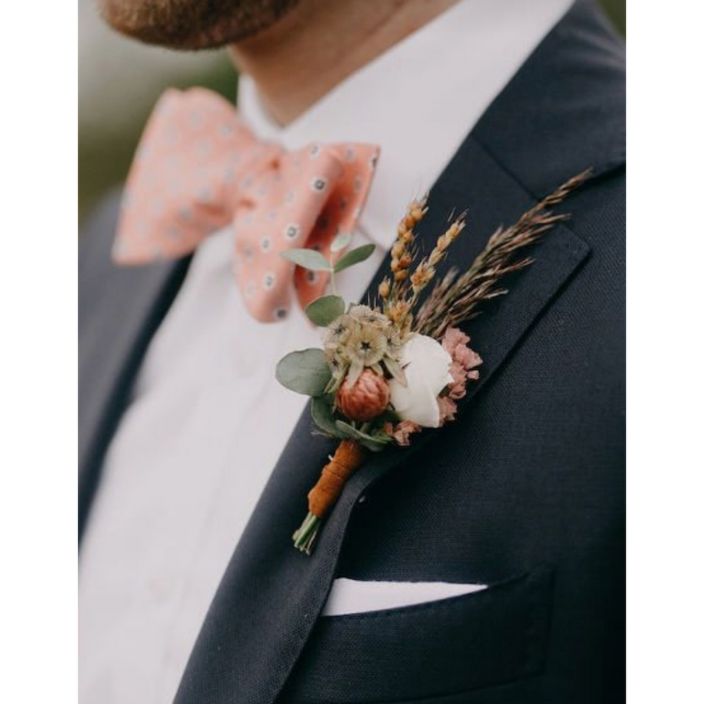 dired flower button hole mudge wedding florist