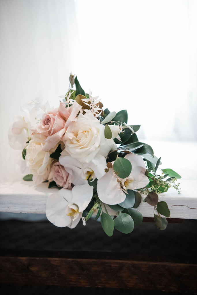 delicate and classic wedding bouquet by mudgee monkey wedding and event florist mudgee